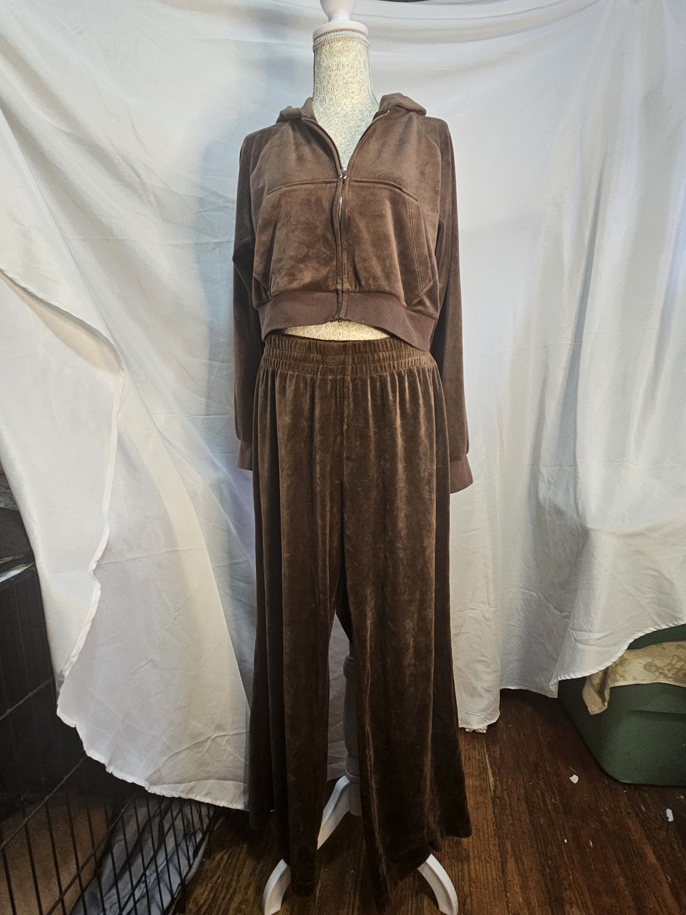 H&M Brown Velvet Wide-Leg Pants With Zip Front Crop Hoodie